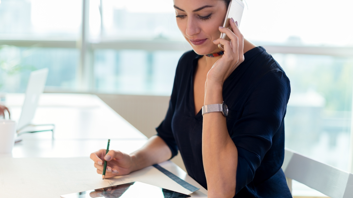 Mejora las llamadas de recordatorio de pago en fintech